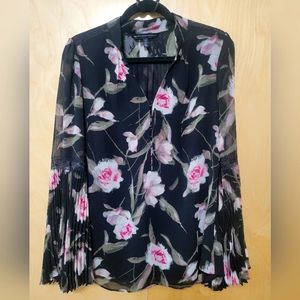 White House Black Market | Dress Shirt| Flaired Sleeve